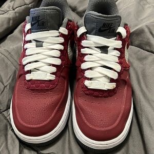 Women 7.5 NIKE